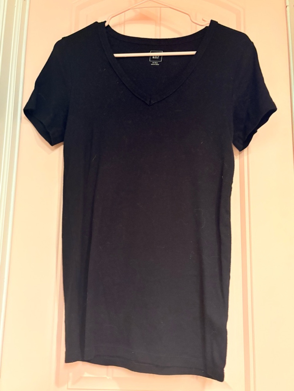 GAP Black V-Neck Tee M Tall Short Sleeve Basic Stretch